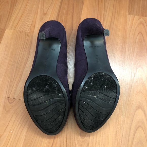 Purple Pumps with Ruffles - Picture 4 of 5